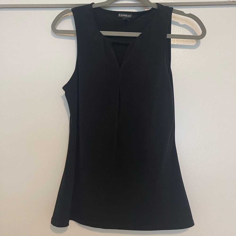 Express cami with v cut off - black & white bundle
